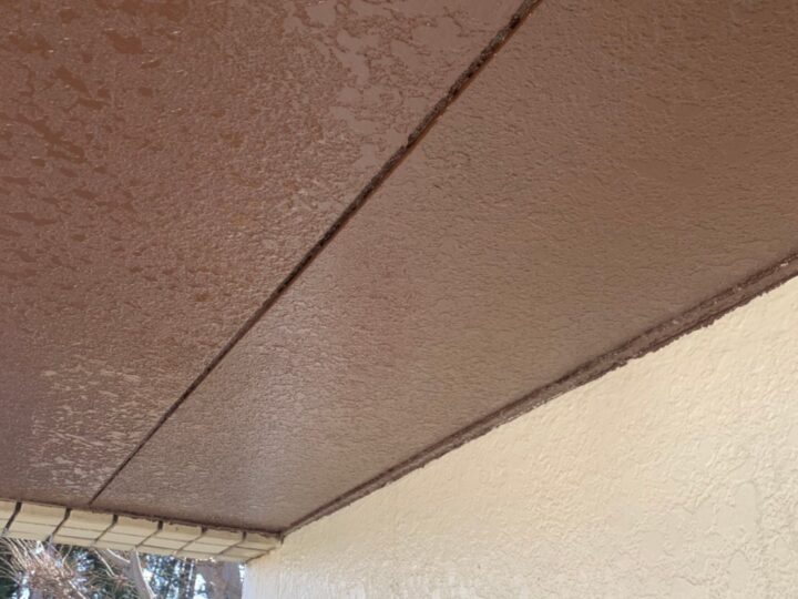 各務原市N様　長年の雨漏りで軒天井が変形してしまったため、部分的な補修を行いました！
