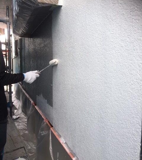外壁下塗り作業