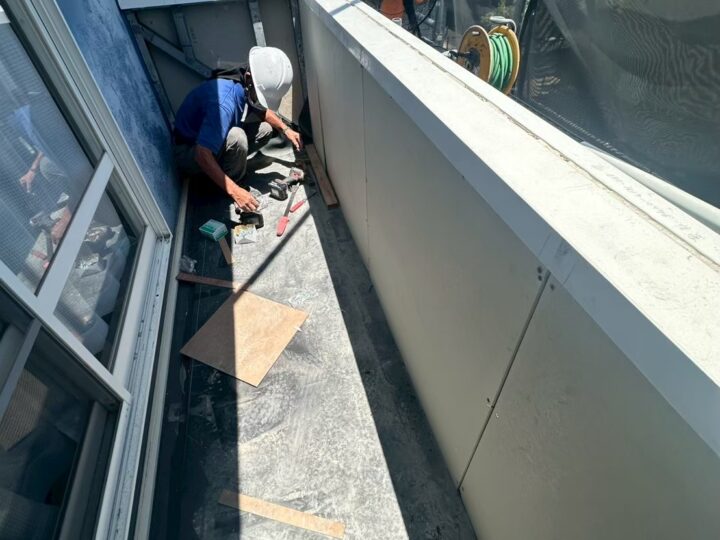 ベランダ内壁新設