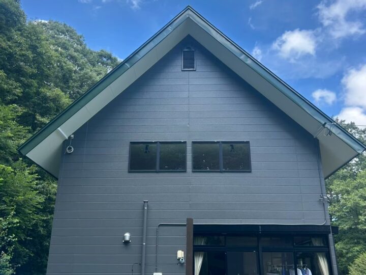 高山市S様邸　別荘の塗装をご相談いただき、積雪の時期を避けて工事スタート！！屋根塗装及び外壁塗装工事✨