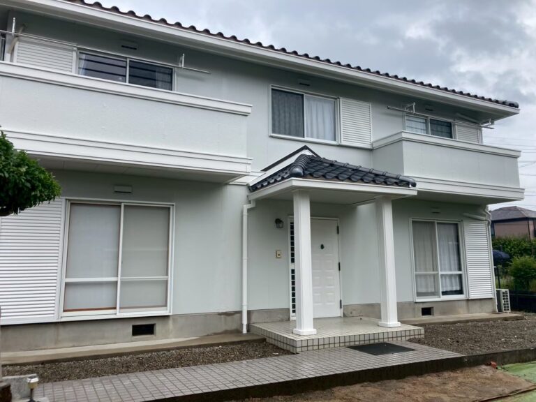 各務原市I様邸　2年前に施工させていただいたお客様のご紹介で、お問い合わせをいただきました。ご紹介を通じて新たなお客様とつながれることが多く、私たちも本当に嬉しく感じています！屋根工事及び外壁塗装工事並びにベランダ改修防水工事✨