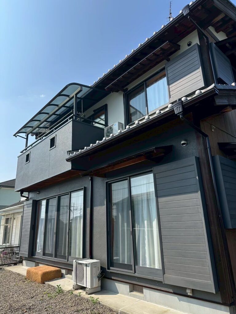 各務原市M様邸　築19年のお宅で外壁の劣化を発見し、ホームページからご相談いただきました。屋根裏のコウモリやネズミの気配、蜂の巣駆除にも対応し、住まいの安心を整えてから屋根工事＆外壁塗装工事✨