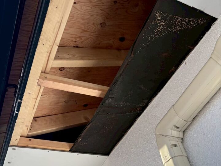 腐食部、軒先下地合板交換