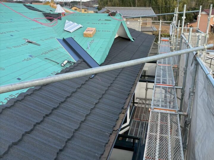 屋根軒先スターター施工