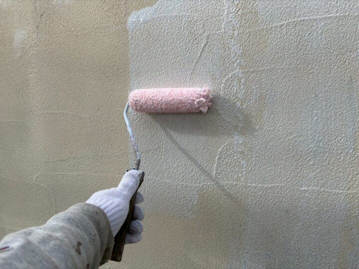 外壁下塗り2回目浸透シーラー白色