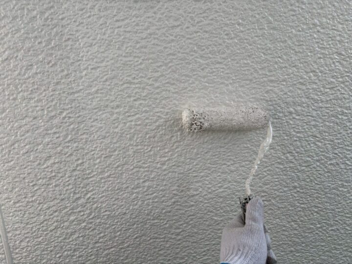 外壁下塗り2回目浸透シーラー白色