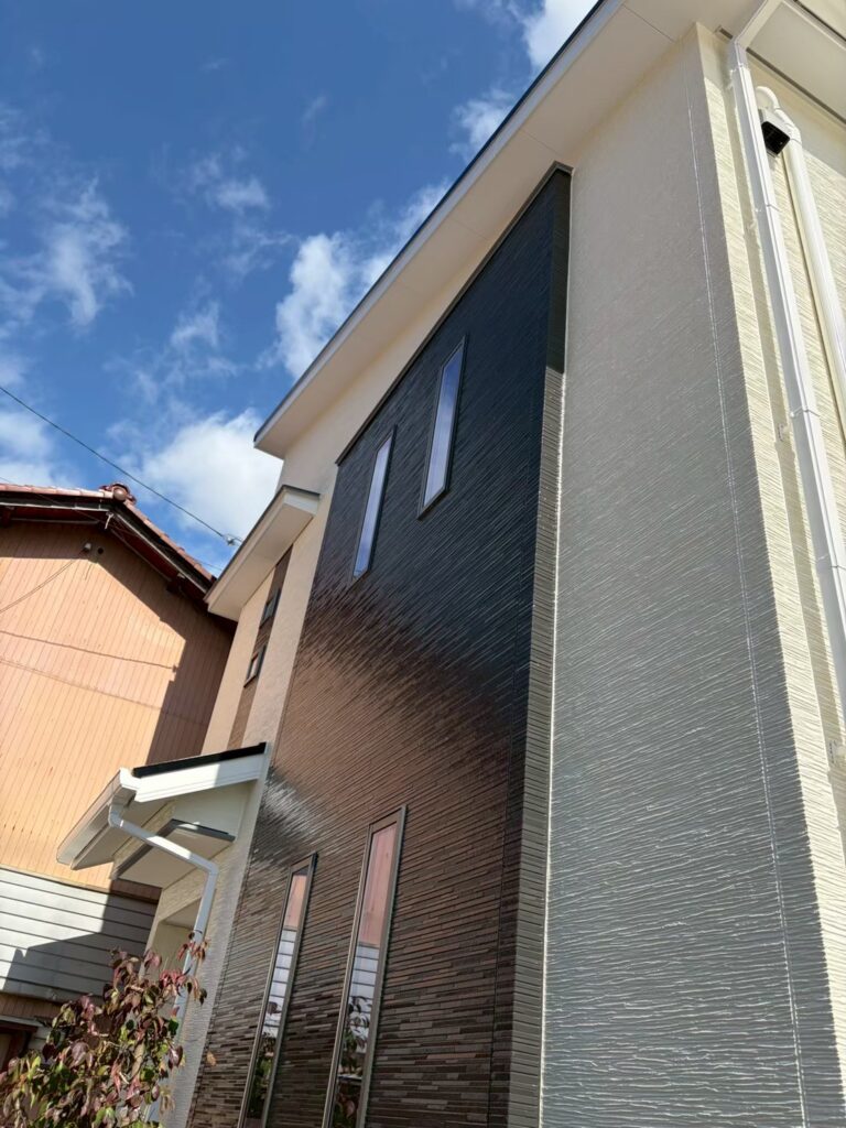 各務原市U様邸　各務原市U様邸　築10年のお住まいで排水管洗浄工事からスタートし、延長瑕疵保険申請中の外壁塗装工事✨