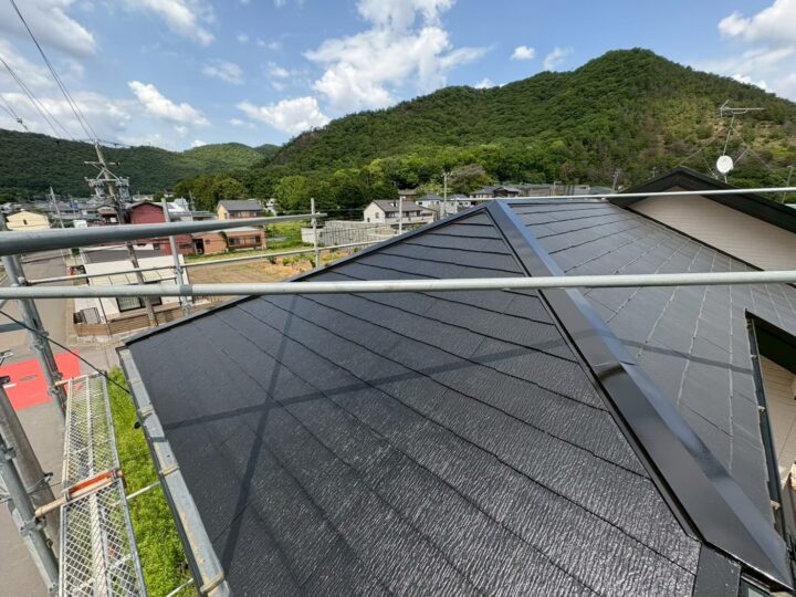 屋根塗装上塗り