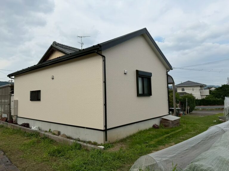 各務原市H様邸　以前に屋根工事・外壁塗装をお任せいただいたお客様より再びご依頼をいただきました。母屋のドア補修工事と息子様邸の外壁塗装工事✨
