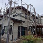 各務原市K様邸　各務原市K様邸　築21年のお住まい。外壁のチョーキングやコーキングの劣化が見られたため、外壁塗装工事及び屋根塗装工事着工致しました✨