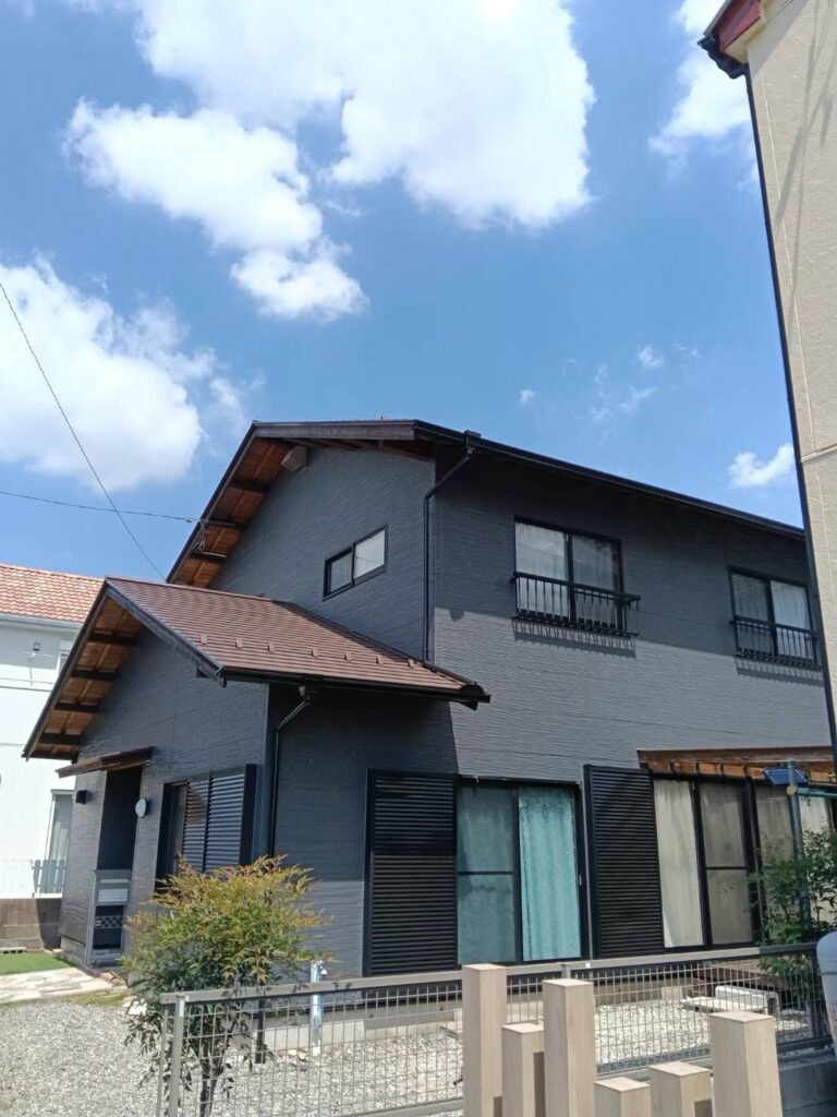 各務原市K様邸　築21年のお住まい。外壁のチョーキングやコーキングの劣化が見られたため、外壁塗装工事及び屋根塗装工事✨
